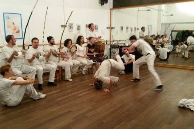 Bari tra lotta, danza e gioco: � il mondo della Capoeira brasiliana